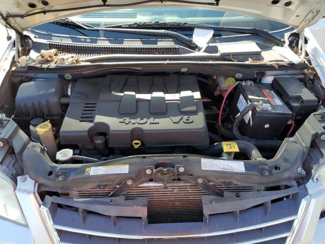 2A8HR64X18R763156 - 2008 CHRYSLER TOWN & COU LIMITED SILVER photo 12