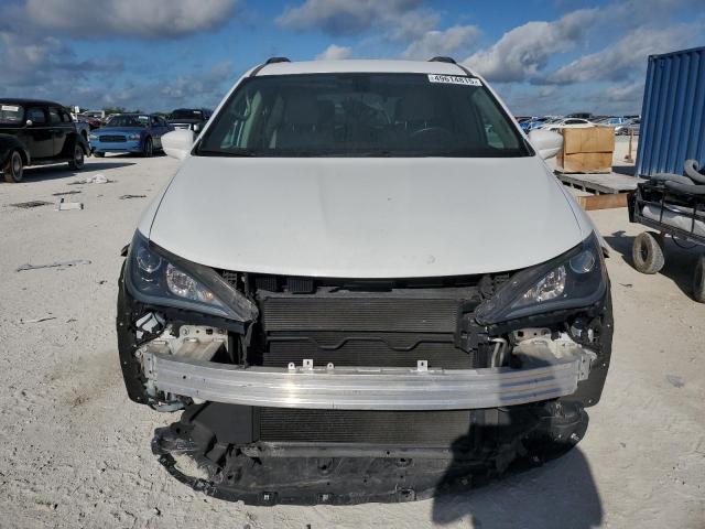 2C4RC1BG1HR520479 - 2017 CHRYSLER PACIFICA TOURING L WHITE photo 5