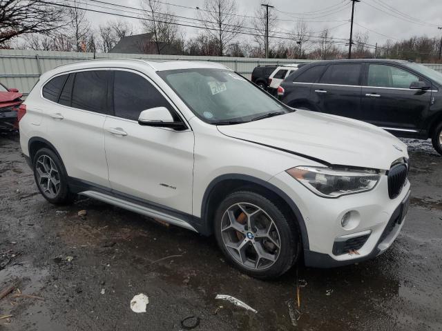 WBXHT3C32G5E50527 - 2016 BMW X1 XDRIVE28I WHITE photo 4