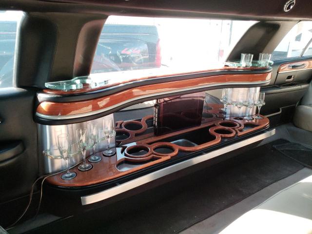 2L1FL8JW7BX757207 - 2011 LINCOLN TOWN CAR EXECUTIVE BLACK photo 11