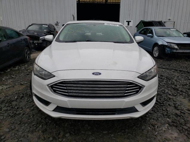 3FA6P0H70HR260004 - 2017 FORD FUSION SE WHITE photo 5