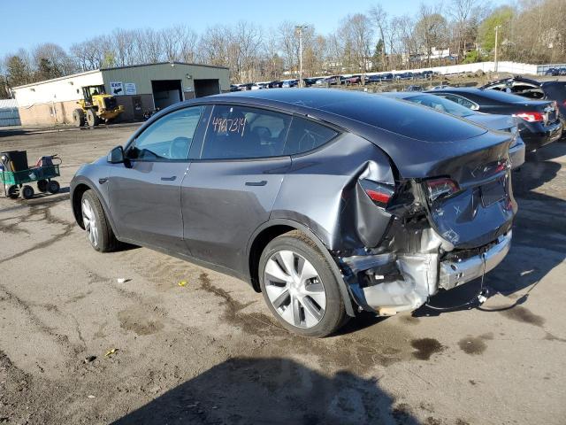 7SAYGAEE4PF943242 - 2023 TESLA MODEL Y GRAY photo 2