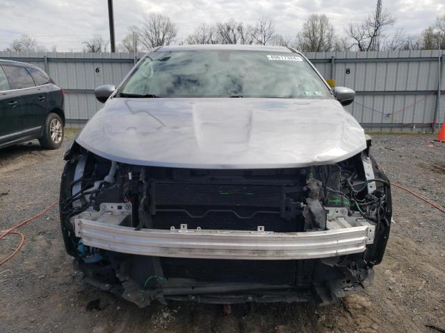 2C4RC1CG0JR113208 - 2018 CHRYSLER PACIFICA LX SILVER photo 5