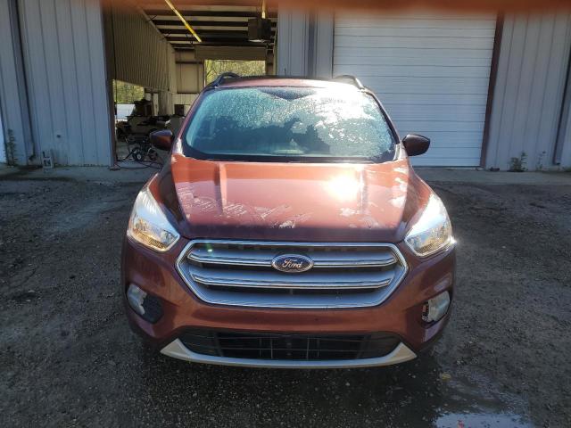 1FMCU0GD9JUC90190 - 2018 FORD ESCAPE SE BURGUNDY photo 5