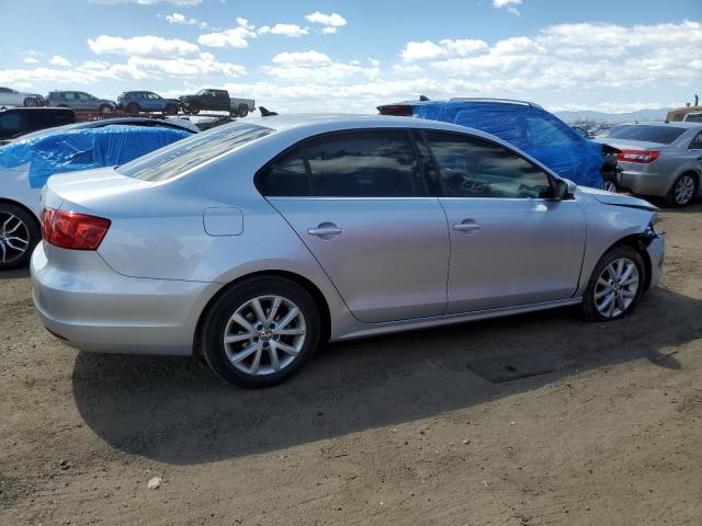 3VWD07AJ1EM253895 - 2014 VOLKSWAGEN JETTA SE SILVER photo 3