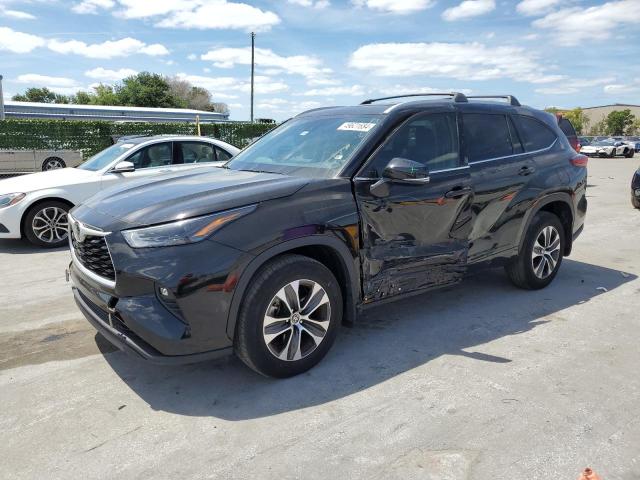 2022 TOYOTA HIGHLANDER XLE, 