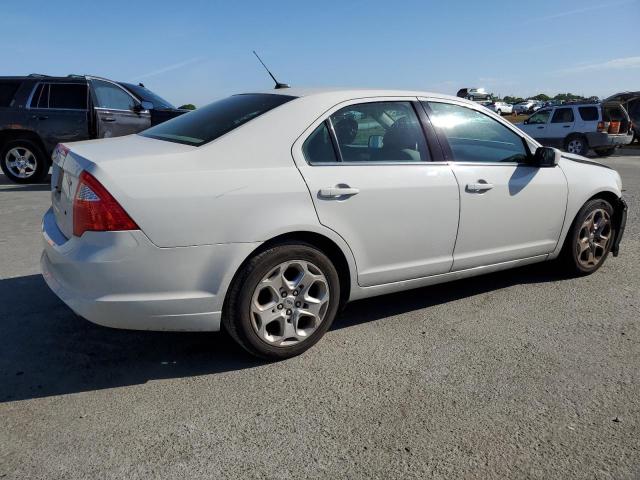 3FAHP0HA6AR404505 - 2010 FORD FUSION SE WHITE photo 3