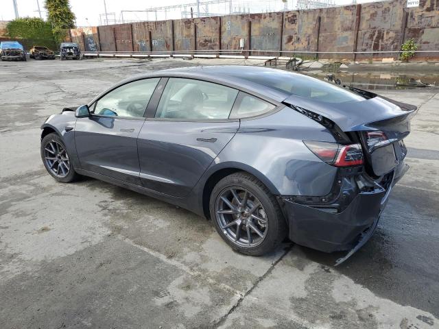 5YJ3E1EA3NF304096 - 2022 TESLA MODEL 3 SILVER photo 2