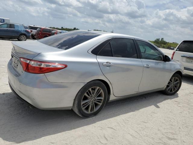 4T1BF1FK3GU506944 - 2016 TOYOTA CAMRY LE SILVER photo 3