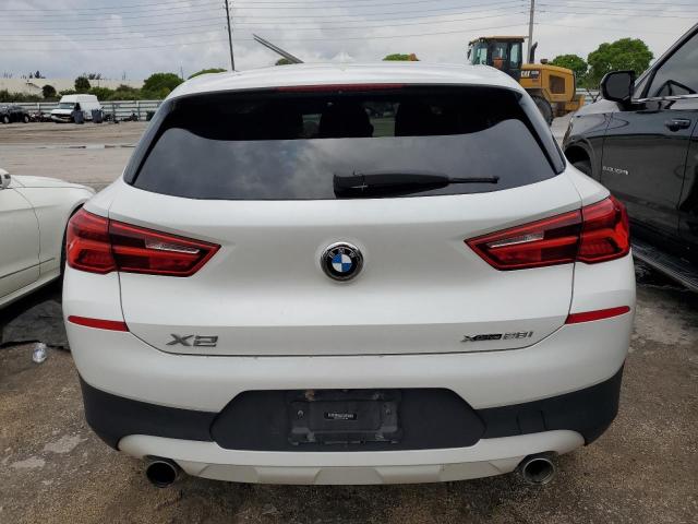 WBXYJ5C37JEF81686 - 2018 BMW X2 XDRIVE28I WHITE photo 6