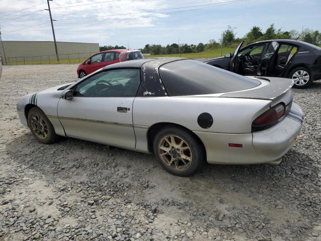 2G1FP22K022113067 - 2002 CHEVROLET CAMARO SILVER photo 2