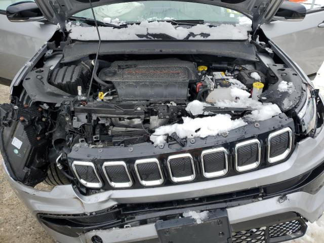 3C4NJDCB9NT146267 - 2022 JEEP COMPASS LIMITED SILVER photo 11