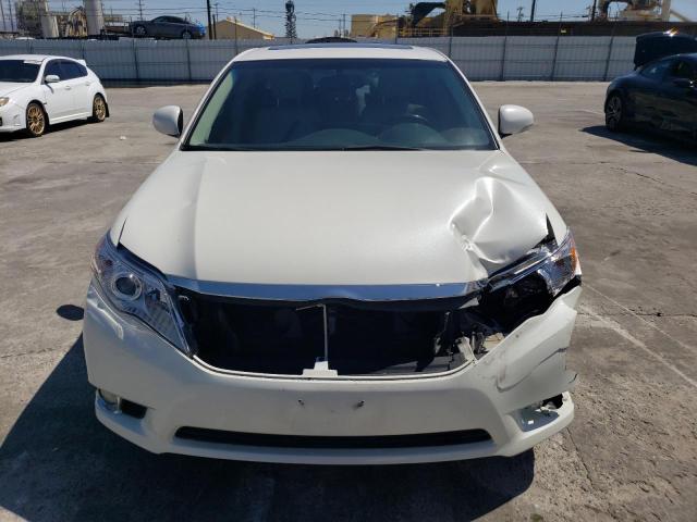 4T1BK3DB4BU397154 - 2011 TOYOTA AVALON BASE 白色 照片 5