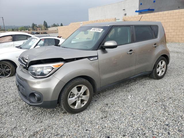 KNDJN2A26J7623553 - 2018 KIA SOUL GRAY photo 1