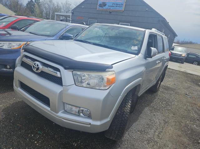 JTEBU5JR5B5037604 - 2011 TOYOTA 4RUNNER SR5 SILVER photo 2