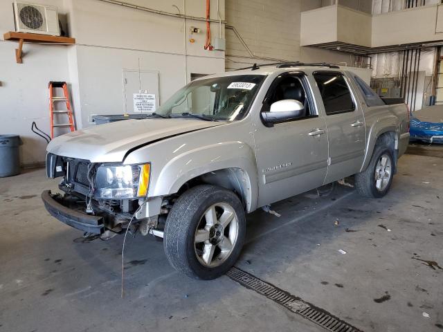 3GNTKFE39BG346678 - 2011 CHEVROLET AVALANCHE LT SILVER photo 1