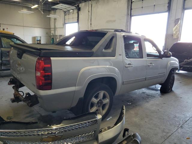 3GNTKFE39BG346678 - 2011 CHEVROLET AVALANCHE LT SILVER photo 3