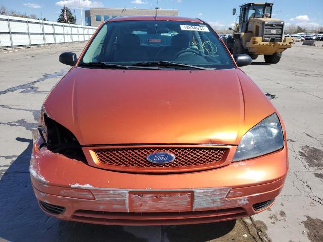 3FAFP31N75R125060 - 2005 FORD FOCUS ZX3 ORANGE photo 5