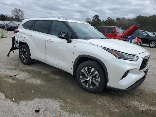 5TDGZRBH1MS058326 - 2021 TOYOTA HIGHLANDER XLE 白色 照片 4