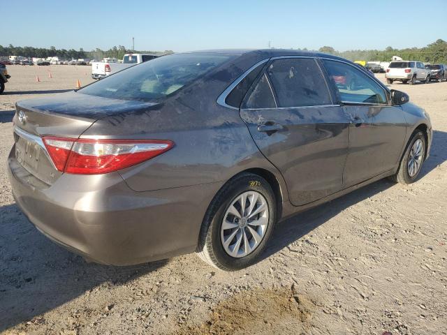 4T4BF1FKXFR461330 - 2015 TOYOTA CAMRY LE GRAY photo 3