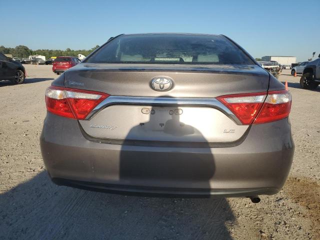 4T4BF1FKXFR461330 - 2015 TOYOTA CAMRY LE GRAY photo 6