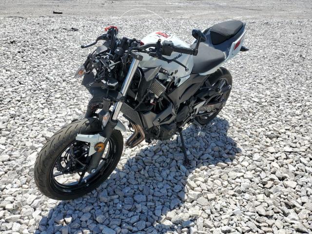 JKAERKD15NDAJ1387 - 2022 KAWASAKI ER400 D WHITE photo 3