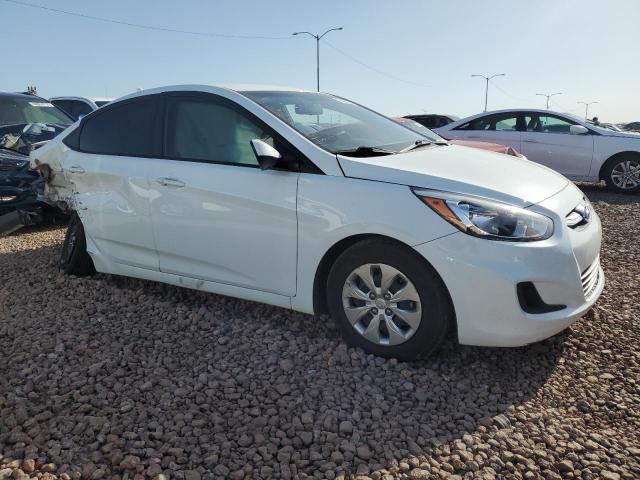 KMHCT4AE1GU099996 - 2016 HYUNDAI ACCENT SE WHITE photo 4