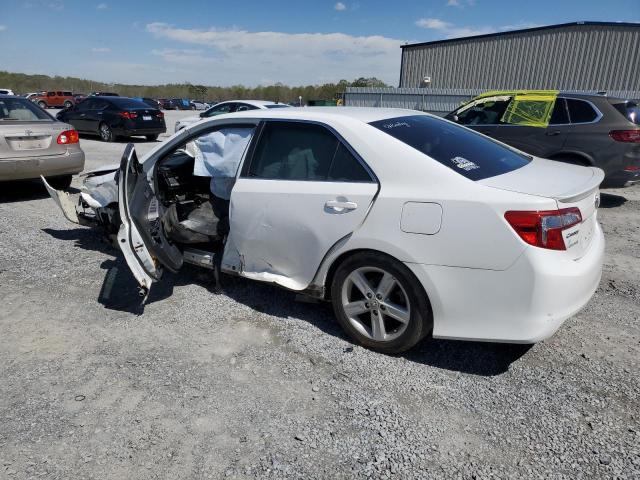 4T1BF1FK5DU225711 - 2013 TOYOTA CAMRY SE L WHITE photo 2