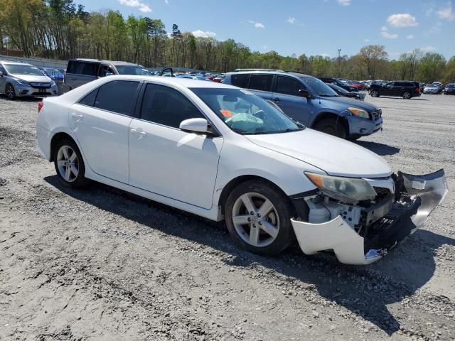 4T1BF1FK5DU225711 - 2013 TOYOTA CAMRY SE L WHITE photo 4