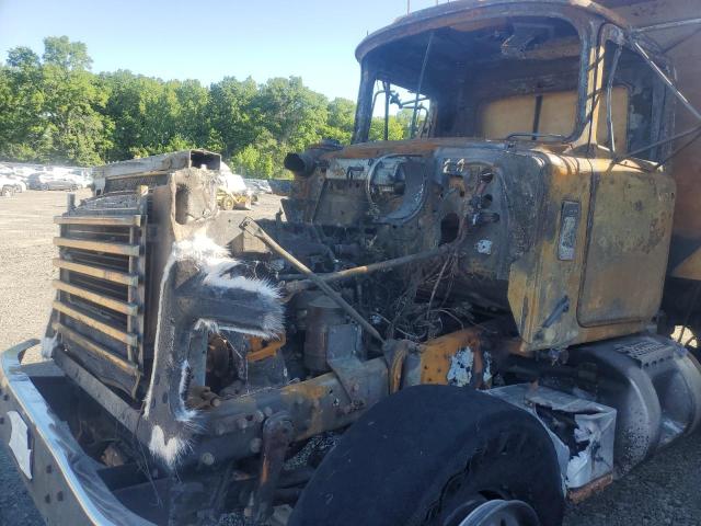 1M2P264C51M032416 - 2001 MACK 600 RD600 BURN photo 10