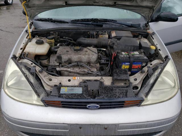 1FAFP33P02W361444 - 2002 FORD FOCUS LX SILVER photo 11