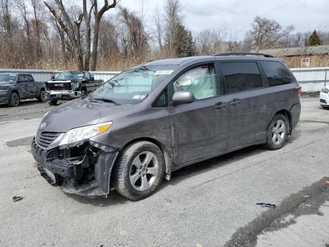 5TDKK3DC3GS742327 - 2016 TOYOTA SIENNA LE GRAY photo 1