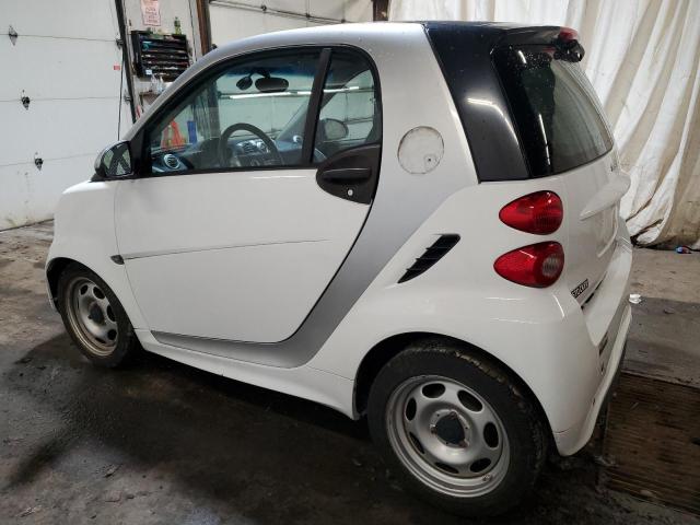 WMEEJ3BA1FK807958 - 2015 SMART FORTWO PURE WHITE photo 2