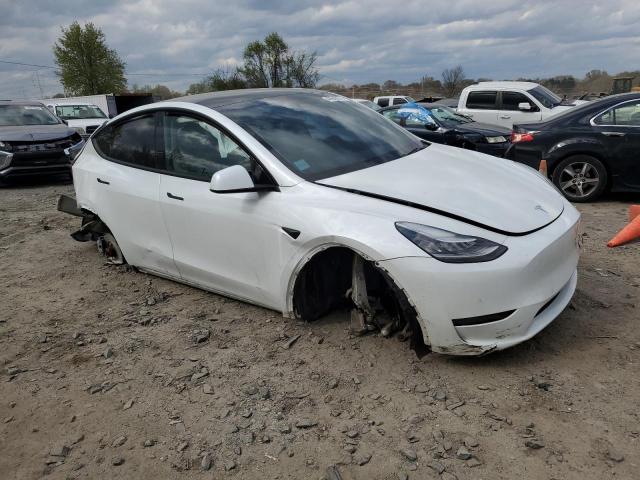 5YJYGDEEXLF008395 - 2020 TESLA MODEL Y WHITE photo 4