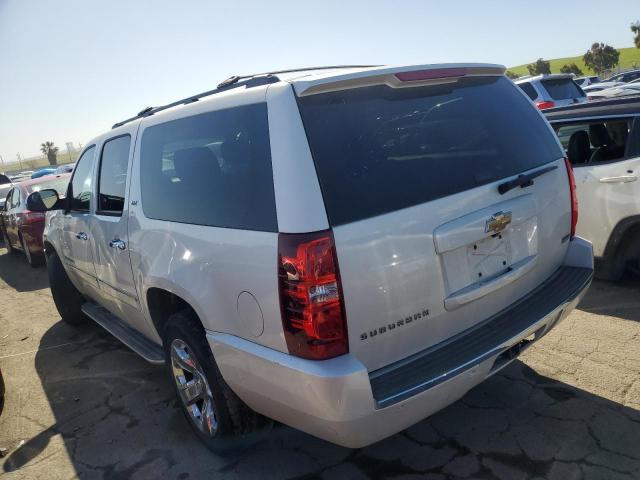 1GNSKKE3XBR324242 - 2011 CHEVROLET SUBURBAN K1500 LTZ WHITE photo 2