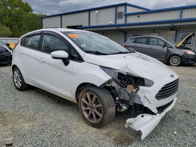 3FADP4EJ4KM150737 - 2019 FORD FIESTA SE WHITE photo 4