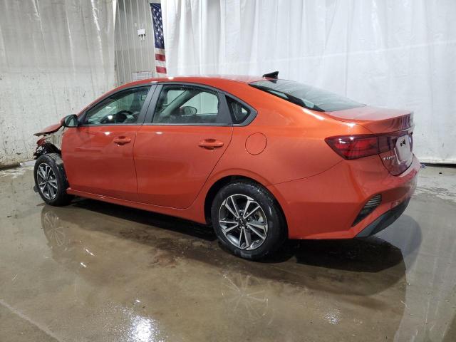 3KPF24AD2PE531084 - 2023 KIA FORTE LX ORANGE photo 2