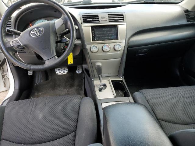 4T1BF3EK4BU644658 - 2011 TOYOTA CAMRY BASE WHITE photo 8