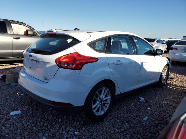 1FADP3K28GL338323 - 2016 FORD FOCUS SE WHITE photo 3