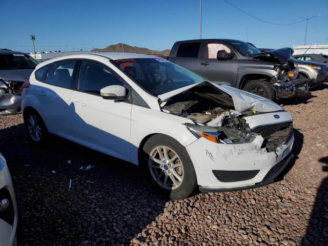 1FADP3K28GL338323 - 2016 FORD FOCUS SE WHITE photo 4