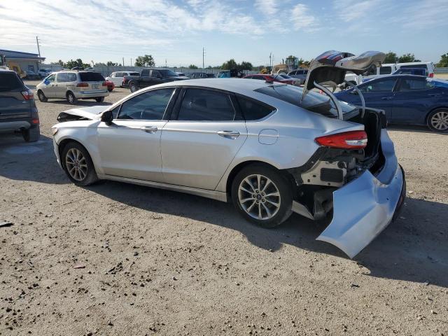 3FA6P0H73HR339862 - 2017 FORD FUSION SE SILVER photo 2