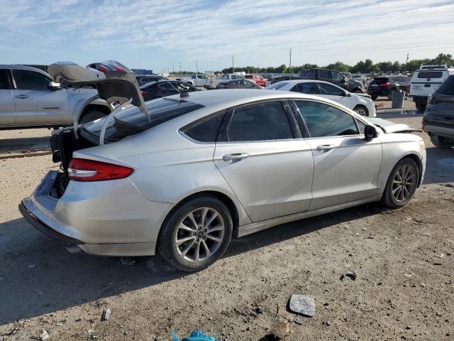 3FA6P0H73HR339862 - 2017 FORD FUSION SE SILVER photo 3