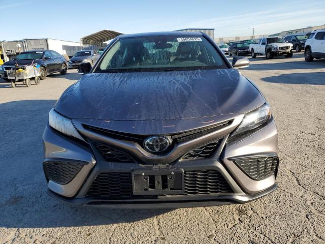 4T1G11AK3PU769155 - 2023 TOYOTA CAMRY SE NIGHT SHADE GRAY photo 5