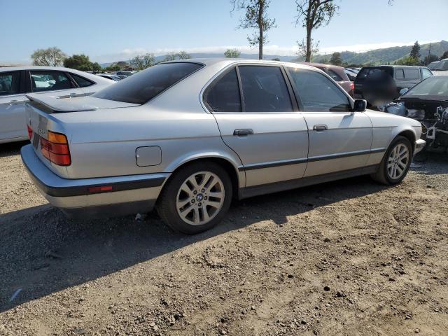 WBAHD6316PBJ90672 - 1993 BMW 525 I AUTOMATIC SILVER photo 3