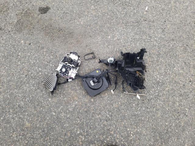 WBS1J5C51JVA12552 - 2018 BMW M2 Blau Foto 12