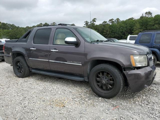 3GNVKGE03AG226815 - 2010 CHEVROLET AVALANCHE LTZ GRAY photo 4