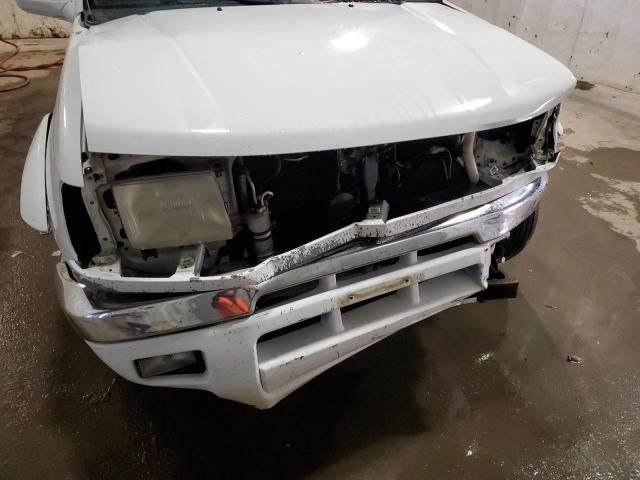 1N6ED26Y6YC324368 - 2000 NISSAN FRONTIER KING CAB XE WHITE photo 11