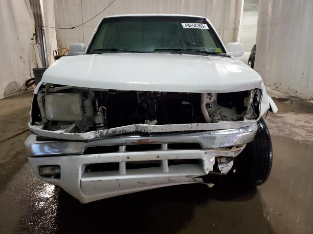 1N6ED26Y6YC324368 - 2000 NISSAN FRONTIER KING CAB XE WHITE photo 5