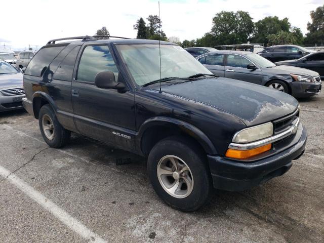 1GNCS18W3WK247393 - 1998 CHEVROLET BLAZER BLACK photo 4