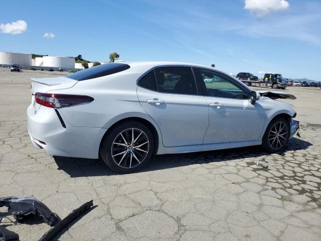 4T1G31AK3RU068029 - 2024 TOYOTA CAMRY SE NIGHT SHADE WHITE photo 3